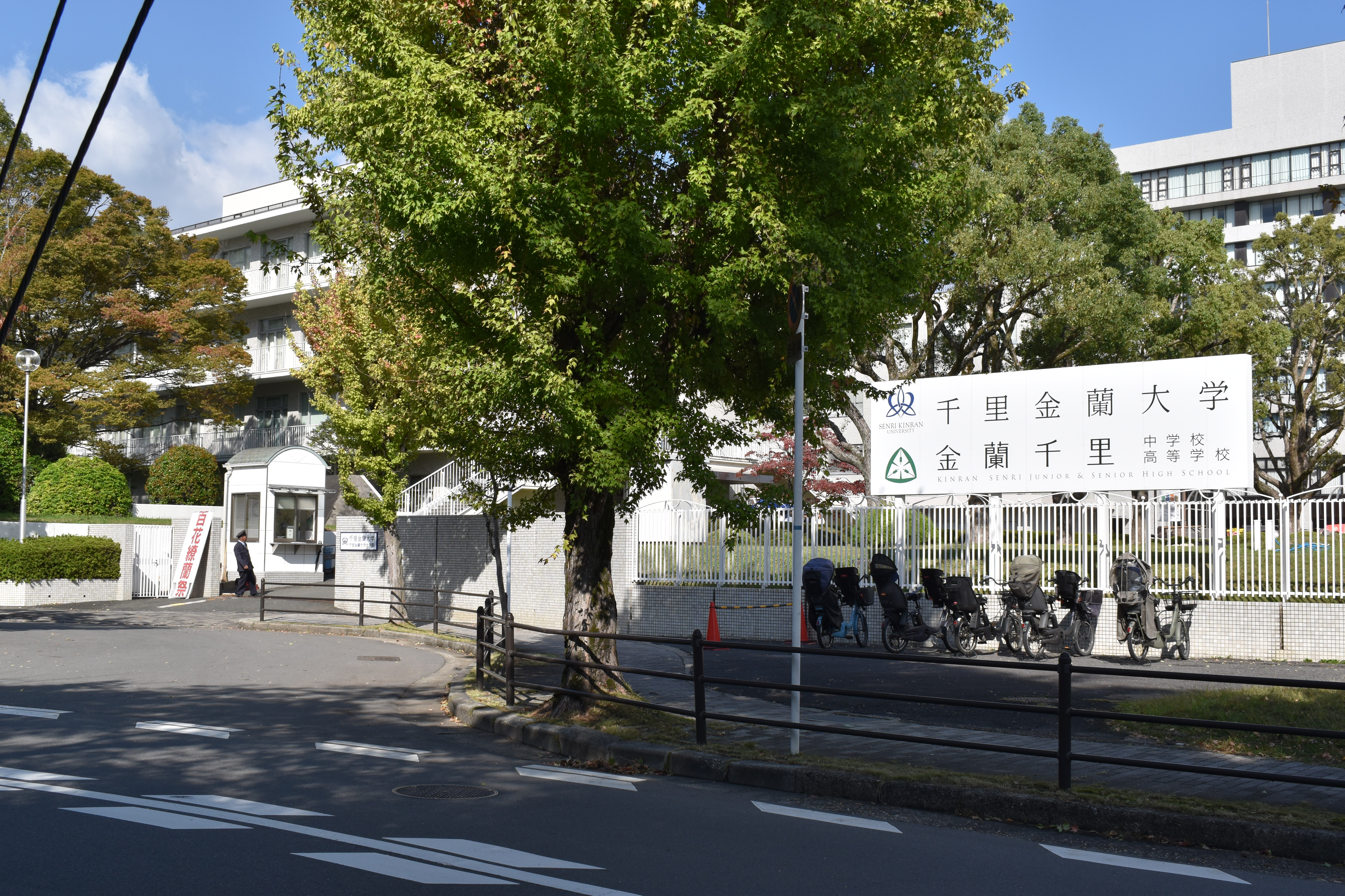 Abeille’s アーティスト合同展 「Gateway vol.2 -世界へ羽ばたくアーティストたちの入口-」写真1