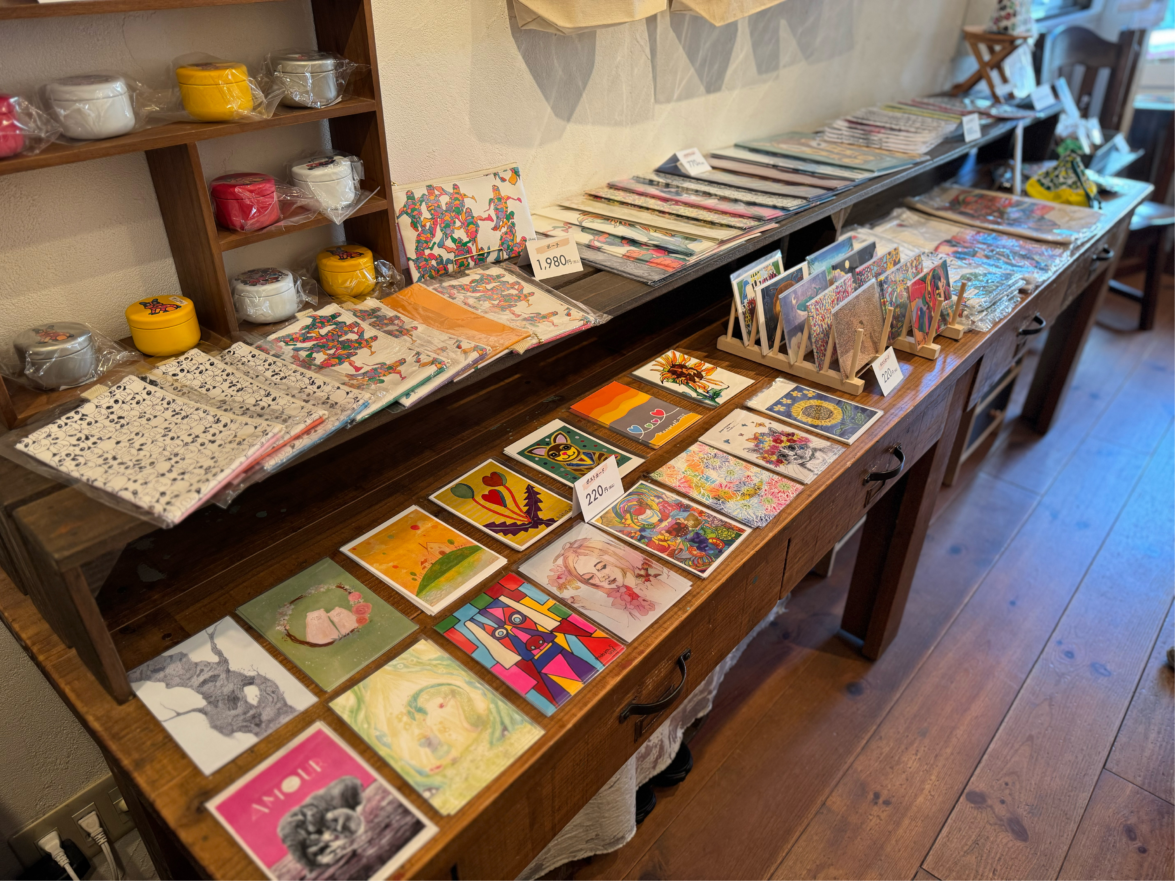 Abeille’s アーティスト合同展 「Gateway vol.2 -世界へ羽ばたくアーティストたちの入口-」写真1